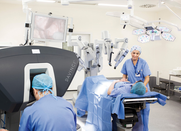The process of carrying out a surgical operation using a modern robotic surgical system. Medical robot. Minimally invasive robotic surgery.
